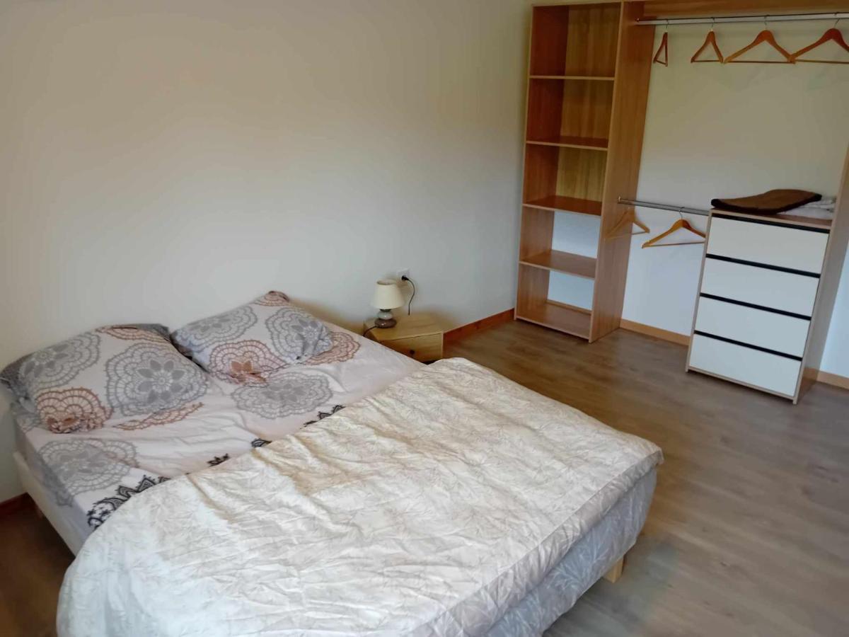 Grand Appartement Avec Terrasse Wignehies 外观 照片